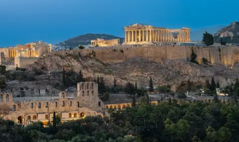 The miracle of Athens: how Greece is overflowing with money  - 1