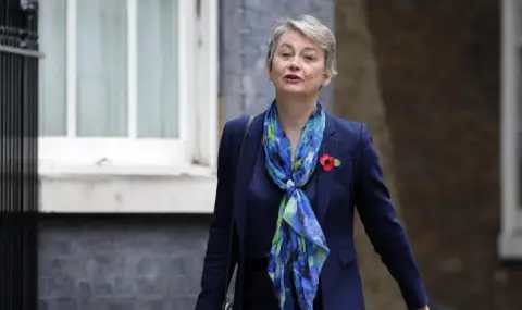 Лондон не изключва възможността британските войски да превземат кораби на руския "сенчест флот"