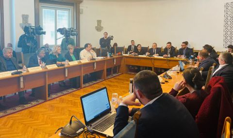 Караджов: Можем да възложим критичните ремонти в първия ден след решение на НС - 1