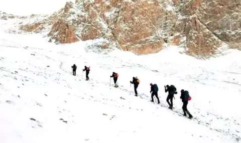 Tragedy in the Caucasus: Two climbers die on Elbrus - 1