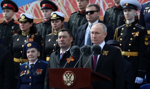 Путин на Червения площад: Русия се защитава срещу международния тероризъм - 1