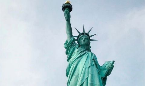 Статуята на свободата приветства бежанците. Но за кратко! - 1