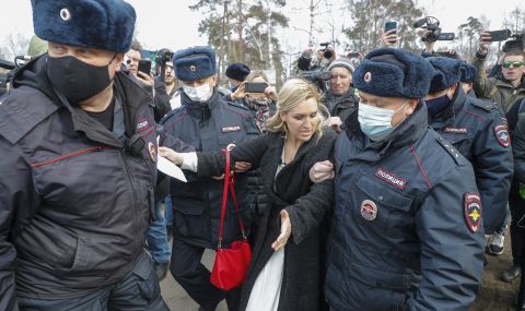 Арестуваха близка на Навални - 1