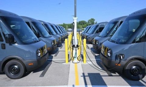 Amazon започва да управлява едновременно 300 електрически микробуса в Европа - 1
