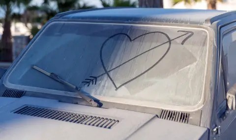Интересно обяснение в любов изненада собственик на автомобил в столичния квартал "Левски Г" (СНИМКА) - 1