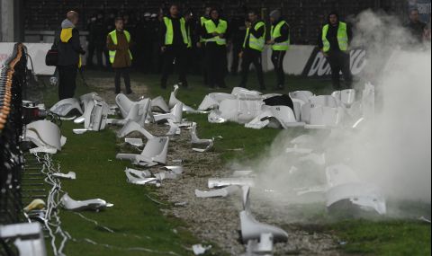 Над 8 хил. лв. глоба за ЦСКА и само 1 мач наказание за Мъри Стоилов - 1