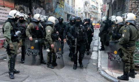 Масови арести в Атина - 1