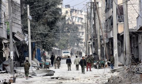 Поне 9 загинали при срутване на сграда в Алепо - 1