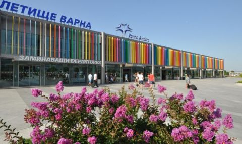 Украински товарен самолет е кацнал във Варна - 1