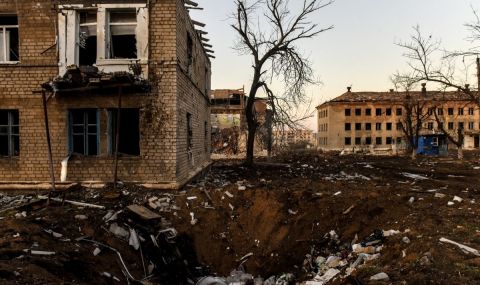 Най-малко шестима убити при руски ракетен обстрел по родния град на Зеленски - 1