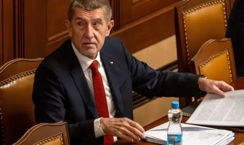 Чешкият парламент спаси премиера Бабиш от съд - 1