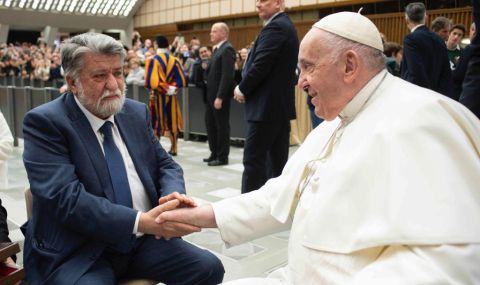 Председателят на НС Вежди Рашидов проведе лична среща с Негово Светейшество папа Франциск във Ватикана - 1