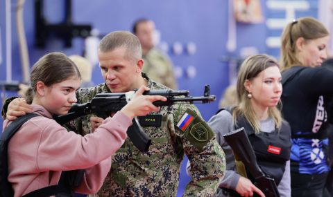 Руската армия набира жени за фронта, обещава им 2330 долара заплата - 1