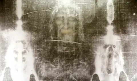 Учени оспориха автентичността на торинската плащаница при погребението на Исус - 1