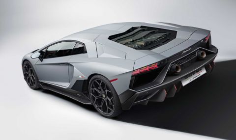 Lamborghini връща Aventador в производство, обявиха колко коли ще бъдат направени - 1