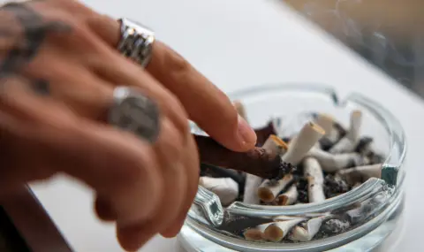 Дете на 1 година е в болница, след като баща му пуши марихуана до него - 1