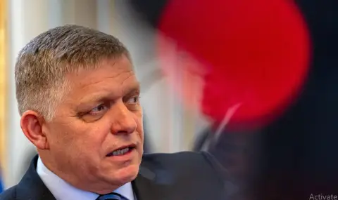 Фицо нарече "неприемливи" заплахите на Зеленски към гостите на Парада на победата в Москва - 1