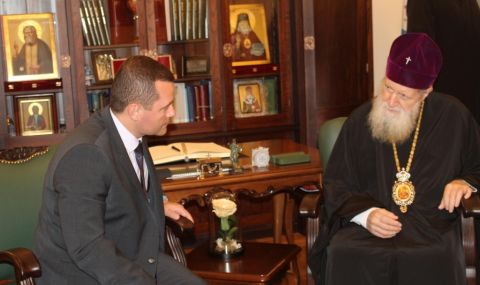 Патриарх Неофит се срещна с кмета на Русе Пенчо Милков и отправи своята благословия към русенци - 1