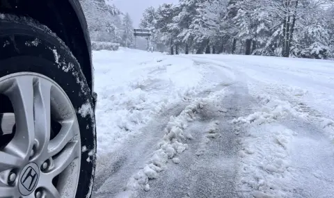 Зимната обстановка в страната: Временно затворени пътища, вятър и снеговалежи