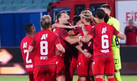 ЦСКА усилено търси треньор: Любо Пенев отново излиза на сцената - 1