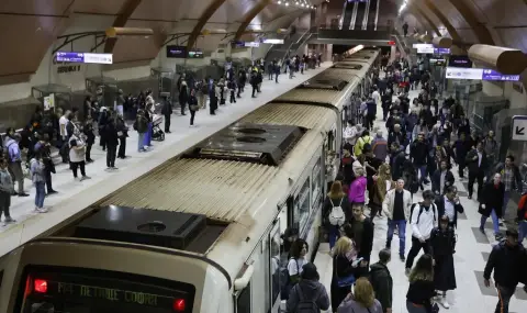 The metro is being stopped between the stations "Slivnitsa" and "Obelya"  - 1
