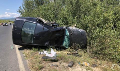 Пиян циганин помля четири коли в Пловдивско - 1