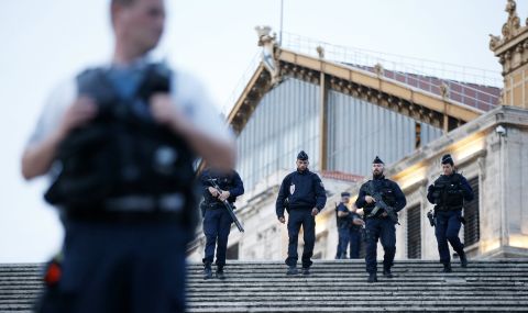 Стрелба с "Калашников" в Марсилия, трима мъже са загинали  - 1