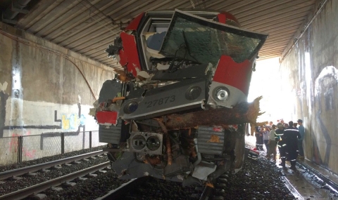 Над 60 ранени в тежката влакова катастрофа във Франция - 1