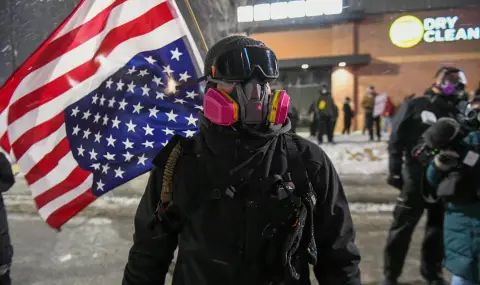 Еквадор: Агент на имиграционната служба на САЩ се опита да влезе в консулството в Минеаполис - 1