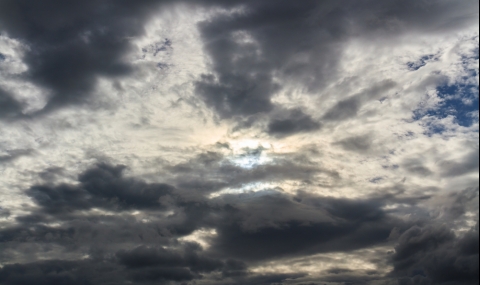 Мрачно и облачно във вторник - 1