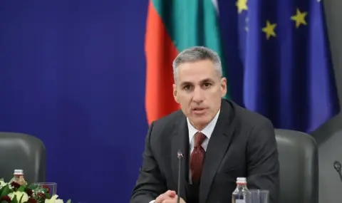 Служебният премиер обясни защо държавната помощ за гориво е 20 евро