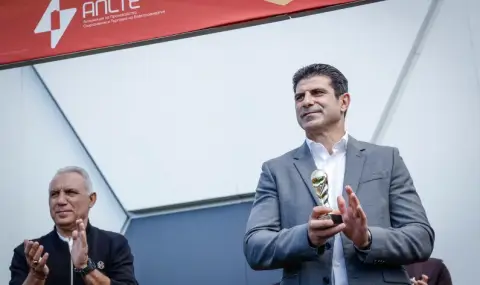 Георги Иванов, Христо Стоичков и Валери Божинов наградиха футболни таланти - 1