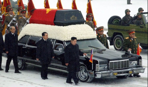 Ким Чен-ир става като Ленин - 1