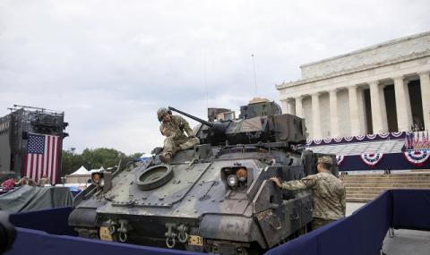 Руснаци се подиграха на САЩ: Военният ви парад беше нелеп - 1