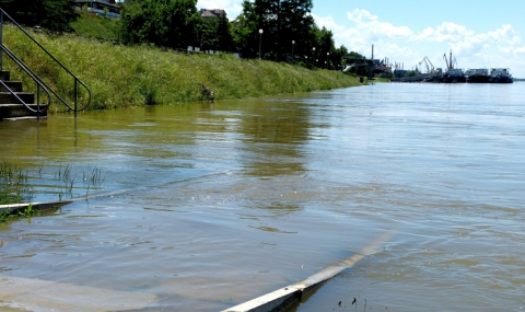 С 8 сантиметра се е повишило нивото на река Дунав при Силистра - 1