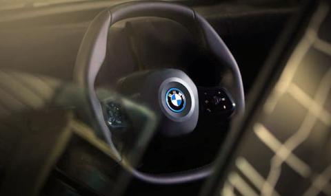 Новият многоъгълен волан на BMW - 1