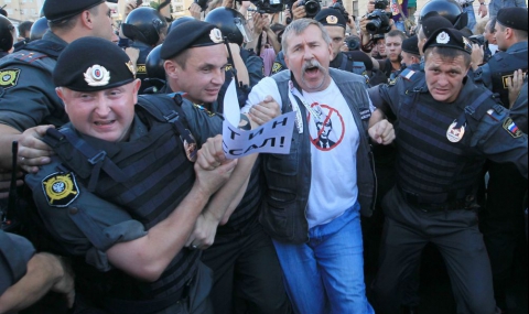 Нови  протести и арести в Русия - 1