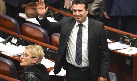 Македонският парламент гласува план за преговорите с България - 1