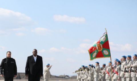 Премиерът се среща с шефа на Пентагона - 1