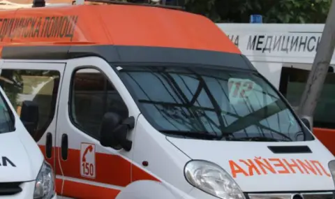 Шофьор на автобус блъсна майка с дете на пешеходна пътека в Свети Влас - 1
