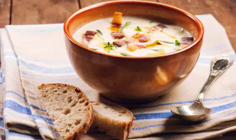 Рецепта на деня: Картофена крем супа с бекон и сметана - 1