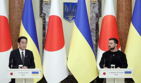 Кишида и Зеленски обещаха да не оставят безнаказани "военните престъпления и други жестокости" - 1