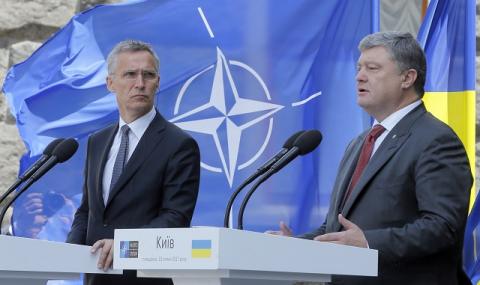 Украйна обеща реформи, за да влезе в НАТО до 2020 г. (СНИМКИ) - 1