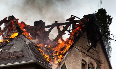Шестима загинаха при пожар в къща - 1