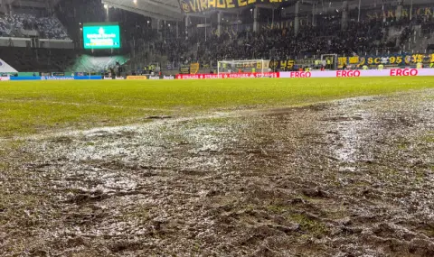 Мач за Купата на Германия бе отложен заради наводнен терен - 1