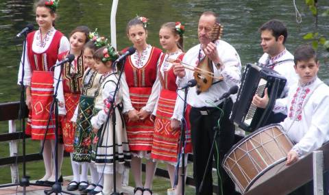 200 деца озариха „Клептуза“ на фолклорен фестивал във Велинград снимка #8