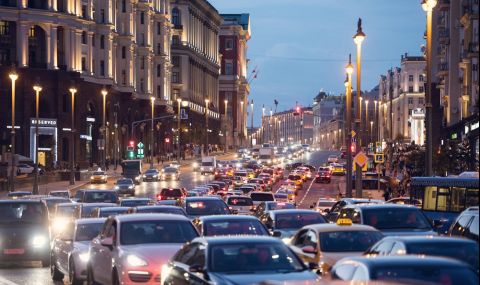 В Москва самотен баща на 4 деца бе глобен, защото си пуснал украинска песен в колата - 1