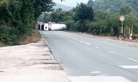 Шофьор на цистерна загина при тежка катастрофа край Вълчи дол - 1