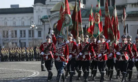 Отслужват водосвет на бойните знамена, флаговете и знамената-светини на Българската армия  - 1