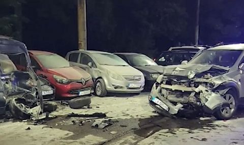 Съдът решава за 18-годишната, помела пет коли в София - 1